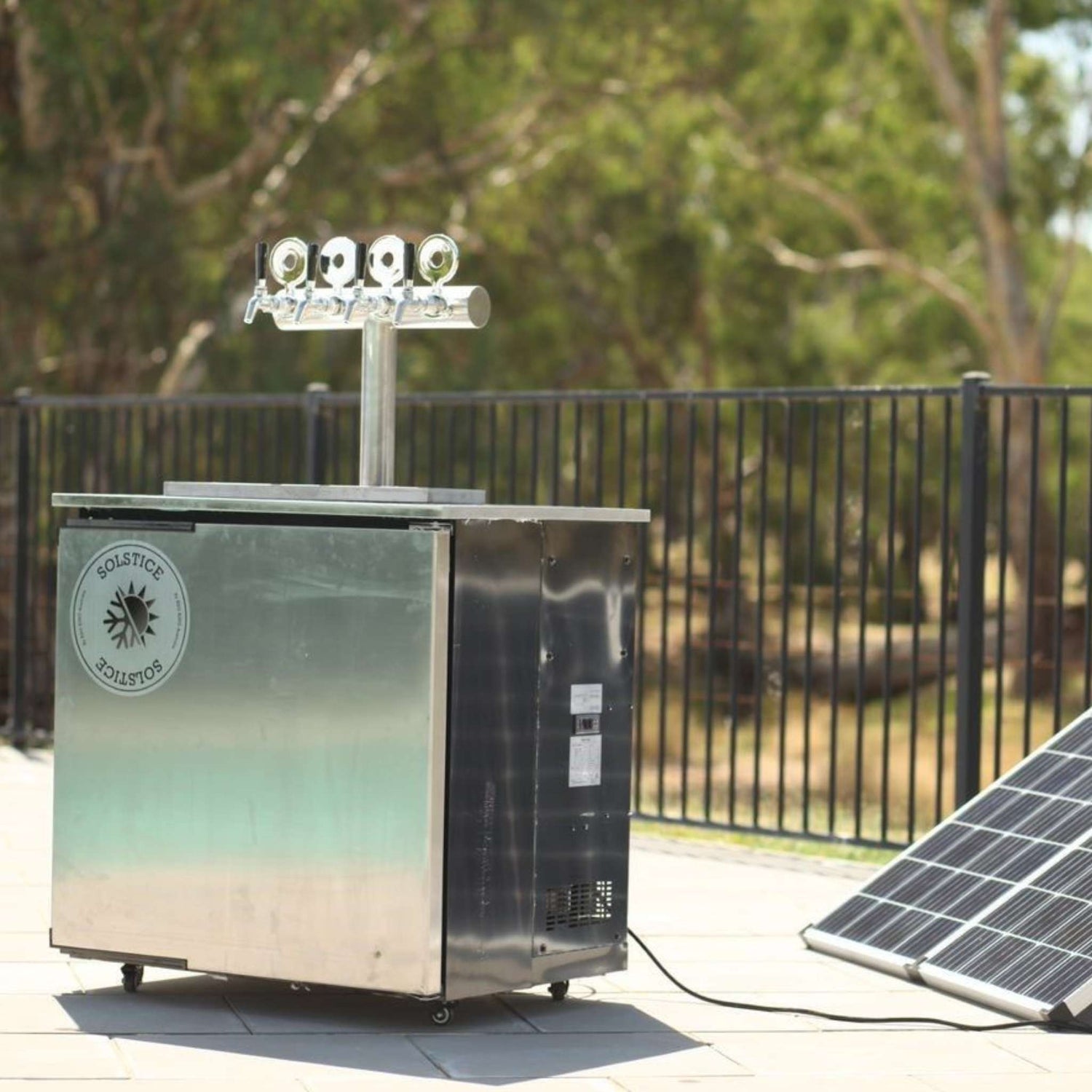 Outdoor Kegerator Solstice 365 and solar panel